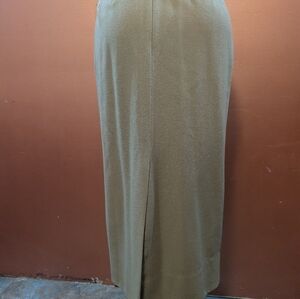 ✨ Parisian Signature Size 10 Skirt – Modest & Timeless ✨